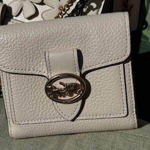 Coach Small Georgie Wallet Chalk Pebbled Leather Horse & Carriage Medallion